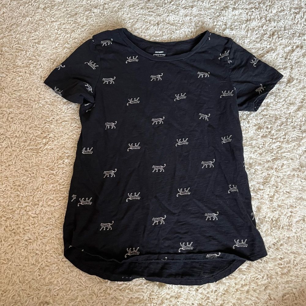 old navy leopard everywhere tee size xs